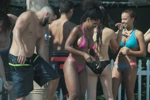 Another gallery of sexy Deerfield Beach girls in bikinis