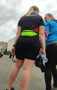 Juicy ass in spandex shorts + Gif!