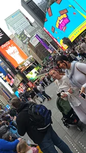 2 Friends, Times Square Ass