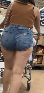 Jean shorts pawg showing some cheeks