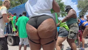 (OC) Tonka Butt Dazzles Her Café Royale