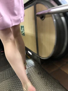 Girl in Sandals and Pink Dress with Hot Skinny Legs Subway Creepshots