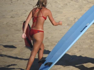 Candid surfer girl with a great body beach creepshots