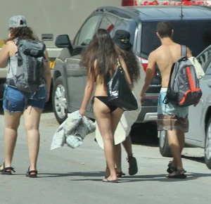 Bikini girls