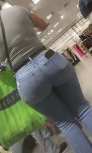 BBL Latina Milf in Hollister Jeans