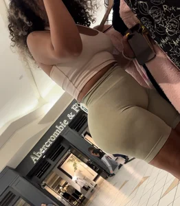 Scrumptious and voluptuous vol. 2 (OC)