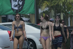 Florida beach and bikini girls
