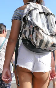 Candid teen butts and cheeks in shorts