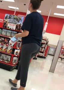 Big booty babe at Target in grey leggings