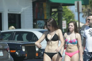 Sexy Florida beach bikini girls