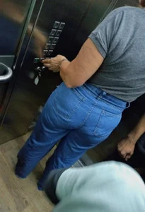 Big a$$ milf in Elevator