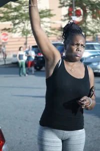 Ebony milf out shopping in grey leggings