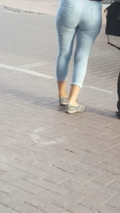 Those jeans stopped me in the middle of the street