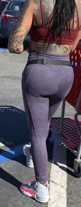 Sexy tatted l@tina in leggings