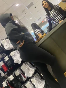 Thick ass in leggings