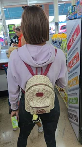 Slim Waist Nice Butt, Pixar Mom Figure Latina OC+Gif
