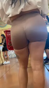 Asian hottie showing off her amazing ass at Trader Joe’s (OC)