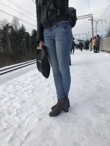Hot Girl in Tight Jeans Winter Creep
