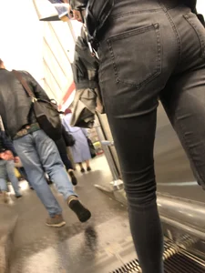 Girl in Leather Jacket and Skinny Jeans Subway Creepshots