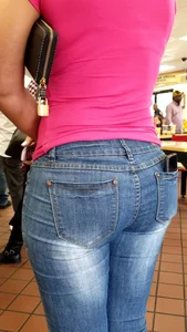 Latin milf in tight jeans showing hot ass