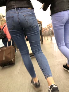 Hot Small Ass and Long Skinny Legs in Tight Jeans Subway Creepshot