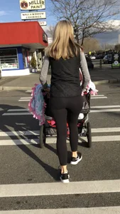 Blonde mom has a fat rump