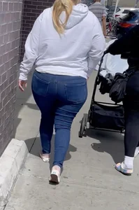 2 Thick Latina Milfs