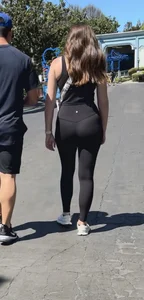 Perfect shape yoga pants walking follow