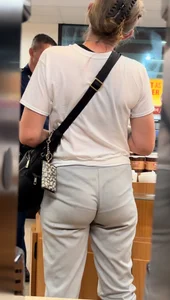 6 Big Booty White Girls