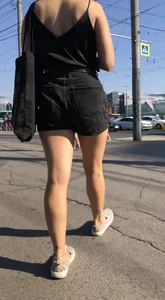 Candid legs and booty in denim shorts on the crosswalk street creepshots