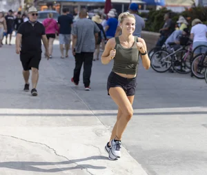 Amazingly hot candid sweaty girls jogging creepshots
