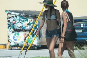 Another gallery of sexy Deerfield Beach girls in bikinis