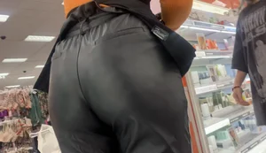 AMAZING ASS REDHEAD