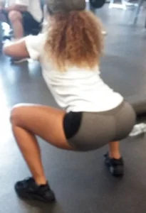 Candid Gym Girl in Spandex Shorts Doing Squats - Big Booty