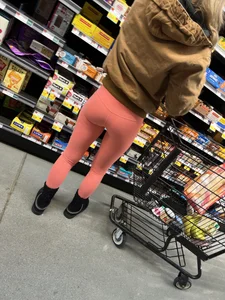 Salmon leggins MILF shopping