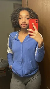Hot girl in sweatpants mirror selfie