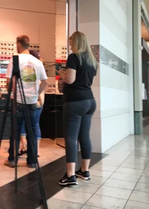 PAWG at the mall in tight grey leggings