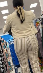 BBL queen and juicy curvy woman at Ross