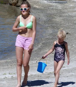 Bikini girls