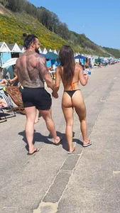 Beautiful tanned ass - busted