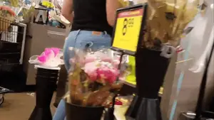 Milf with thick ass in Levi’s (OC)