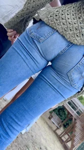 Tight perky ass with SEXY thigh gap  (OC)