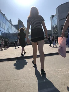 Candid teen in shorts with nice legs and booty street pics