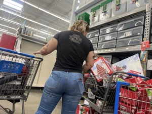 Big booty biker chick!
