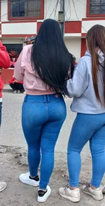 nalgas en jeans lisos