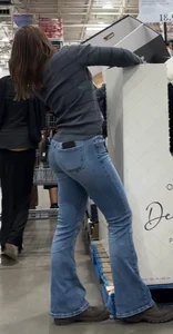 Slim Costco worker with a nice ass in jeans
