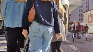 Sibling rivalry on who has the best looking booty
