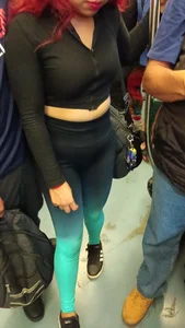 Small female with a very delicious ass in leggings