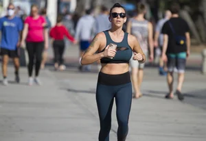 Amazingly hot candid sweaty girls jogging creepshots