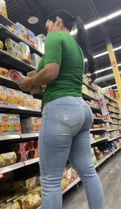 Hottest Latina Miami MILF  VPL in Tight Jeans (MEGAPOST)